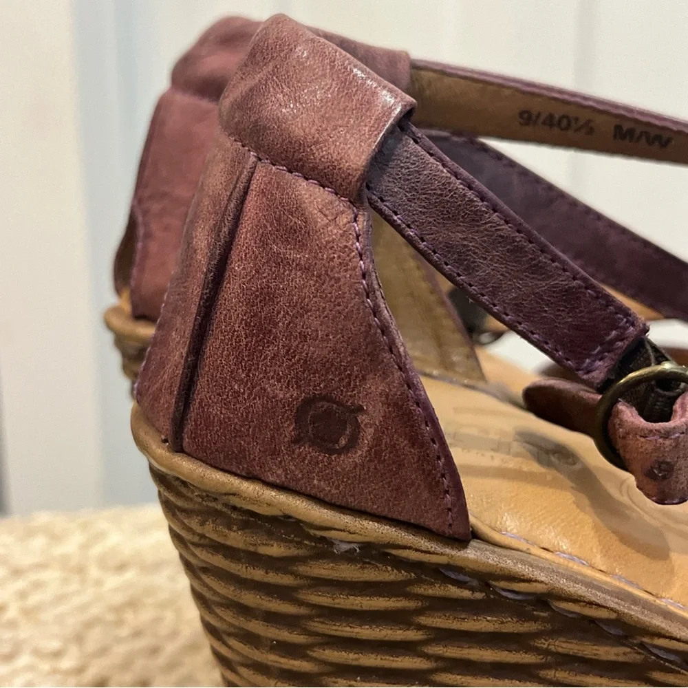 Born Wedge Sandals Women's‎ Size 9 Open Toe Leather Shoes Straps Style W62234